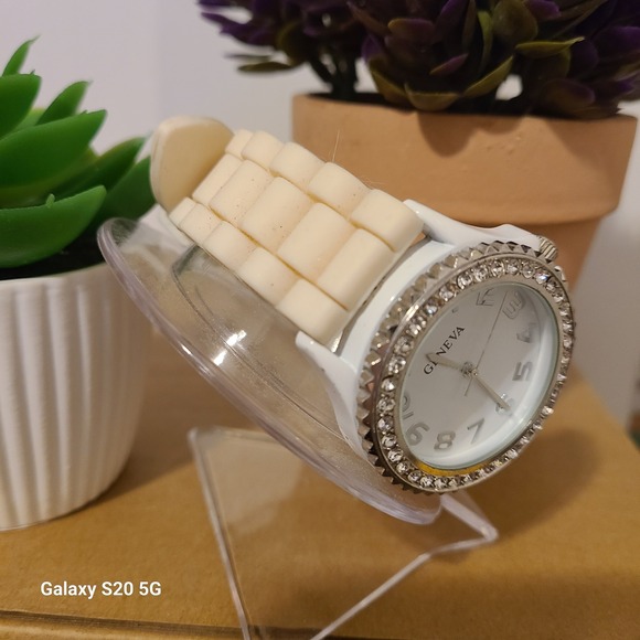 Geneva Rhinestone Bezel White Ceramic Band Women's Fashion Watch Pre-owned - Picture 5 of 7